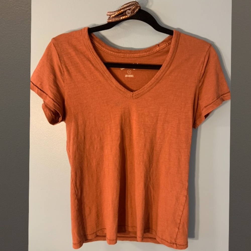 Bundle; Basic T & bracelet